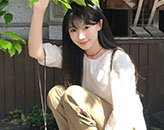 미소짓는 소녀